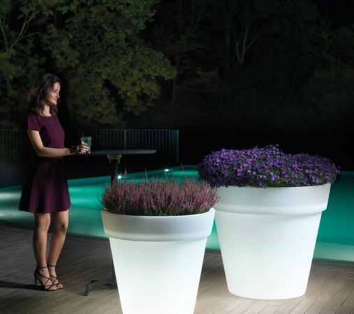 Cache-pot lumineux LED RGBW Easy Ø 80 cm à batterie induction, mobilier Lyxo, vue du produit