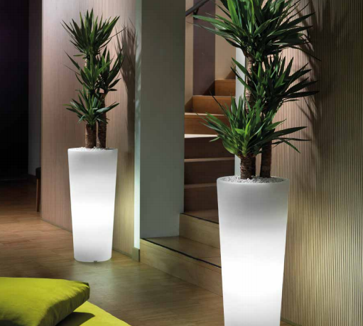 Cache-pot lumineux LED RGBW Genesis rond H 100 cm à batterie, mobilier Lyxo, vue du produit