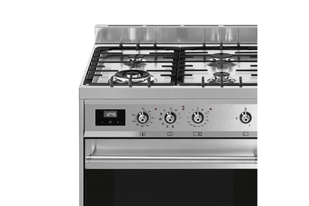Piano de cuisson Smeg C92GPX9, vue de face