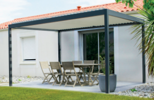 Pergola bioclimatique Marbella murale, profondeur 3,5 m largeur 4,13 m, vue du produit