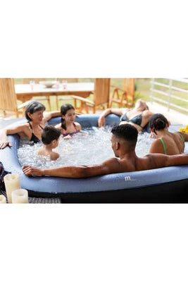 Spa gonflable Aruba carré 6 places Mspa, vue en situation