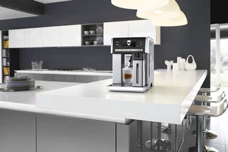 Expresso avec broyeur De'Longhi Primadonna Exclusive ESAM 6900.M, vue rapprochée