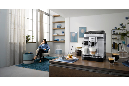 Expresso avec broyeur De'Longhi Magnifica Evo FEB2961.SB, vue en perspective
